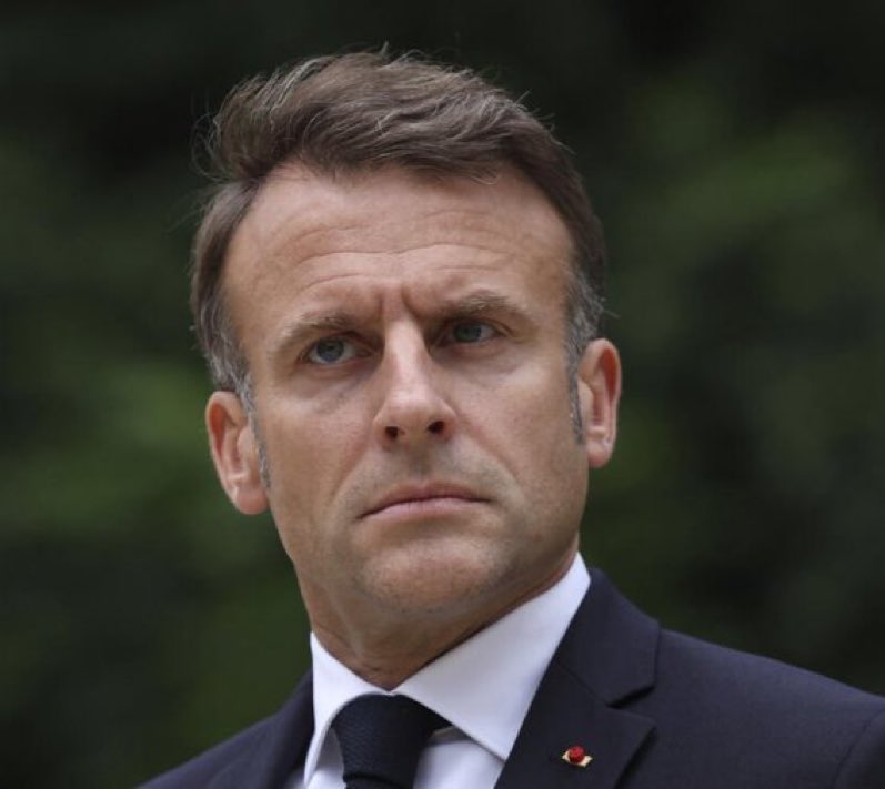 MACRON TWITTER